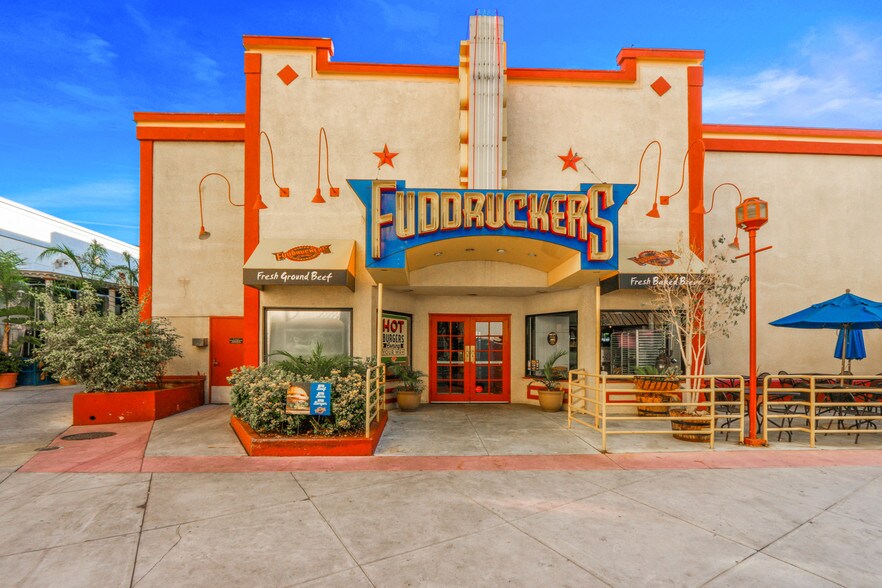 More Photos Of 221 N San Fernando Blvd, Burbank Restaurant For Lease