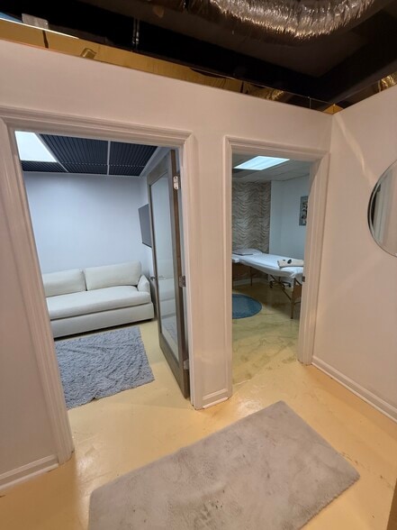 More Photos Of 1051 Johnnie Dodds Blvd, Mount Pleasant Medical For Sale