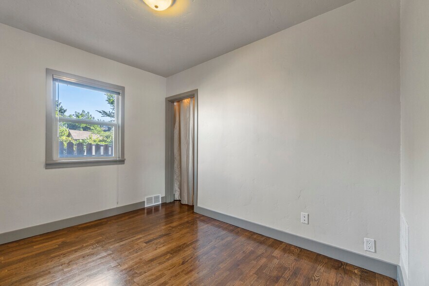 More Photos Of 1216 7th St S, Nampa Office Residential For Lease