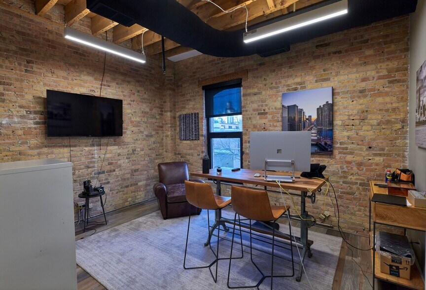 More Photos Of 700 N Green St, Chicago Loft Creative Space For Lease