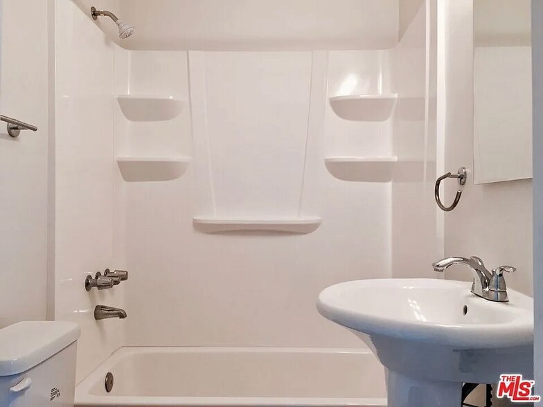 More Photos Of 834 Laguna Ave, Los Angeles Multifamily For Sale