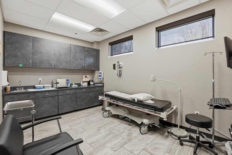 More Photos Of 2804 SW 134th St, Oklahoma City Medical For Sale