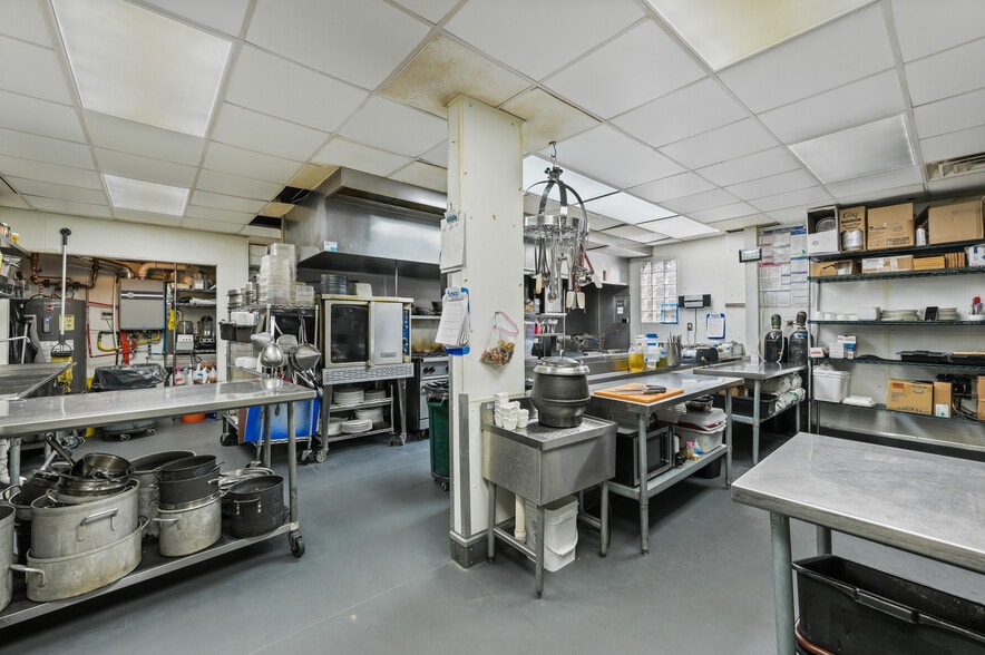 More Photos Of 626 Rood Ave, Grand Junction Restaurant For Sale