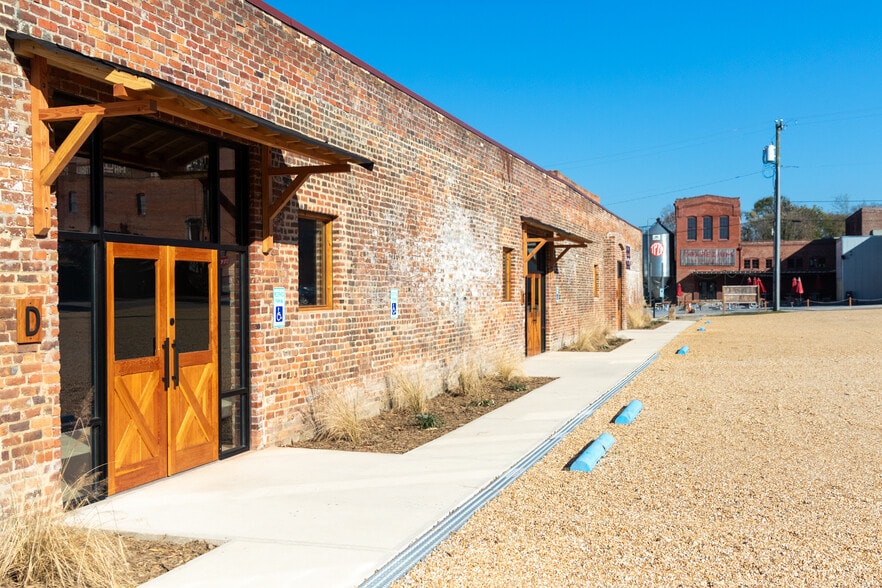 More Photos Of 416 3rd St, Petersburg Loft Creative Space For Lease