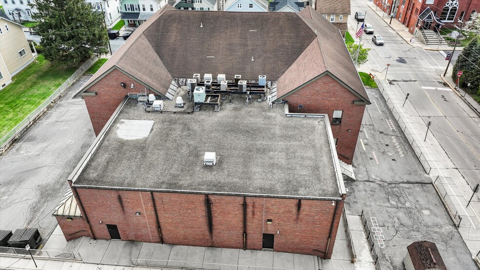 More Photos Of 855 Lincoln Ave, Northampton Office For Sale