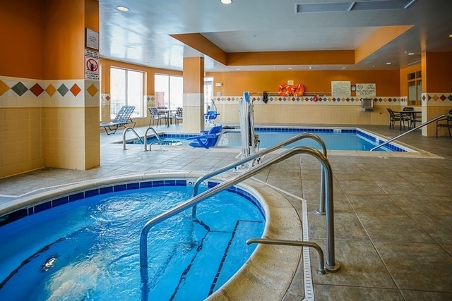 More Photos Of 455 Riverstone Pky, Kankakee Hotel For Sale