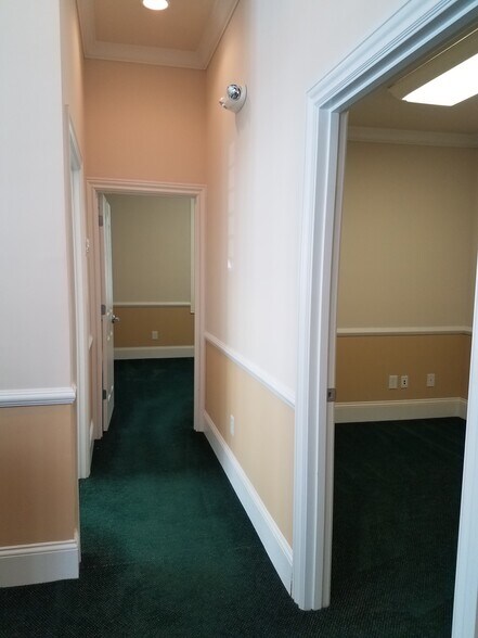 More Photos Of 4652 Lawrenceville Hwy, Lilburn Office Residential For Sale