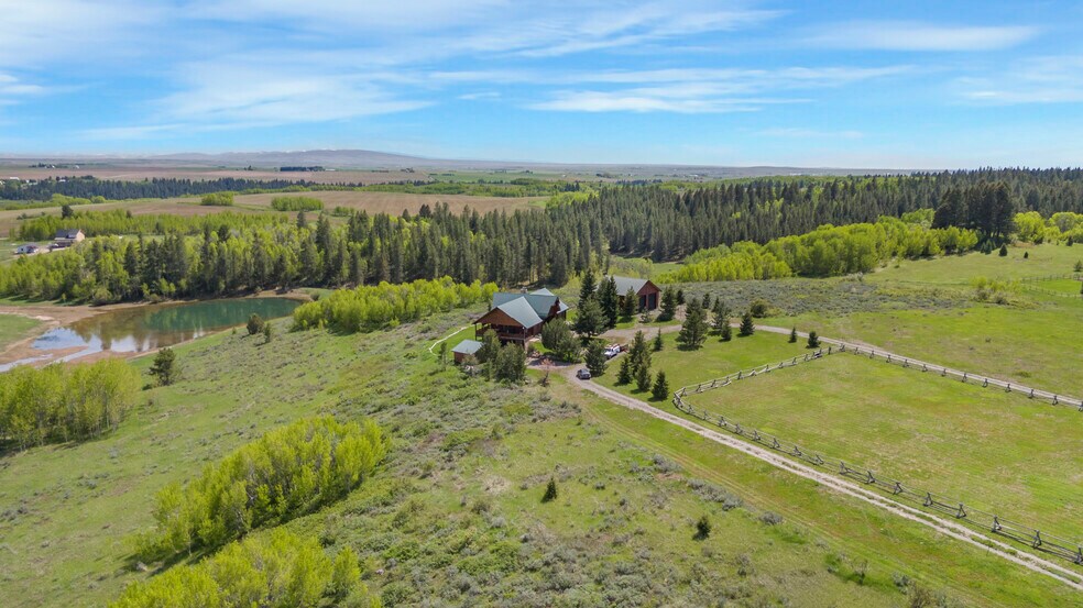 More Photos Of 1665 Whisper Ridge Rd, Ashton Hotel For Sale