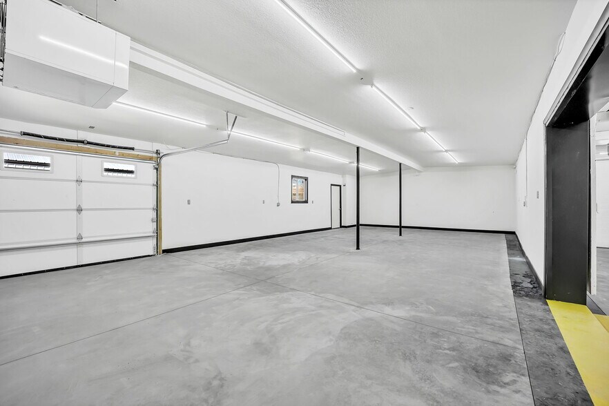 More Photos Of 624 S 29th St, Colorado Springs Light Manufacturing For Sale