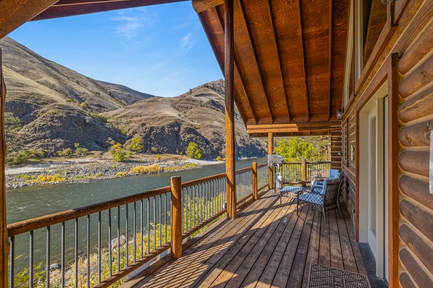 More Photos Of 13706 US 95, White Bird Trailer Camper Park For Sale