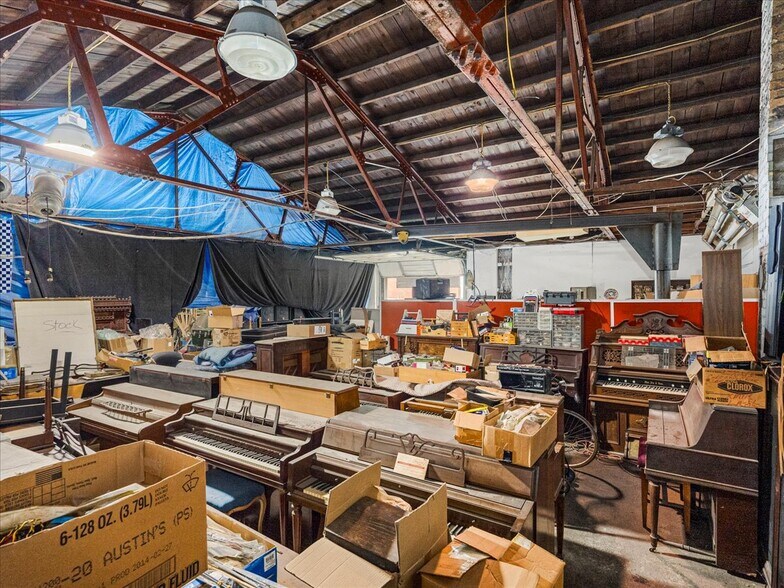 More Photos Of 2600 Duss Ave, Ambridge Unknown For Sale