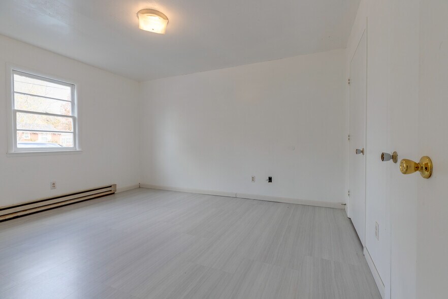 452 Ashe Ave, New Johnsonville, TN 37134 Apartments For Sale