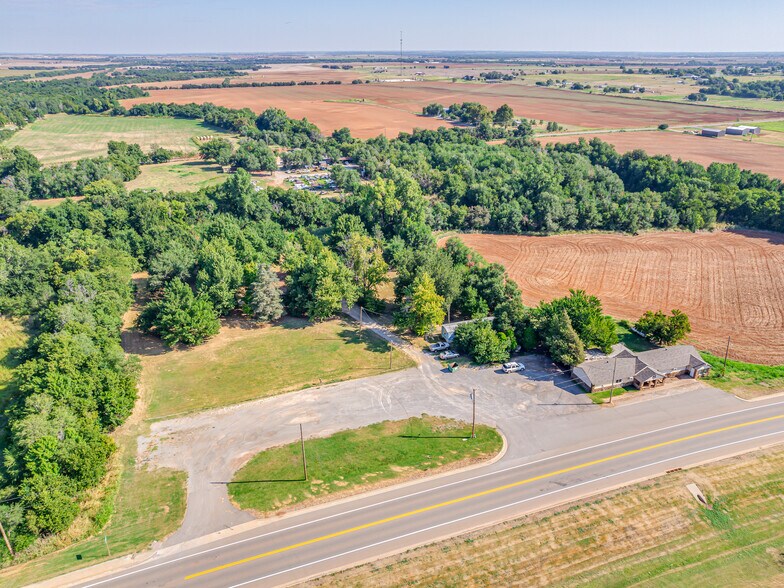 More Photos Of 16109 State Highway 33, Kingfisher Storefront Retail Office For Sale