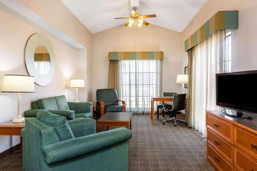 More Photos Of 7550 Remcon Cir, El Paso Hotel For Sale