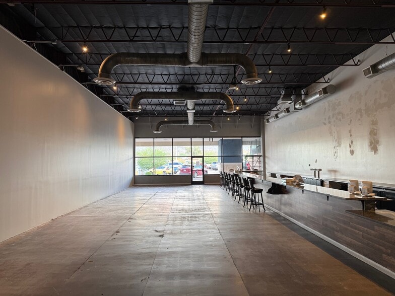 Primary Photo Of 7802-7830 N 12th St, Phoenix Unknown For Lease