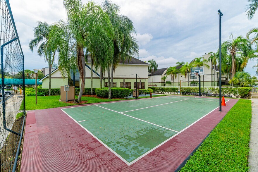 More Photos Of 1212 NW 82nd Ave, Doral Hotel For Sale