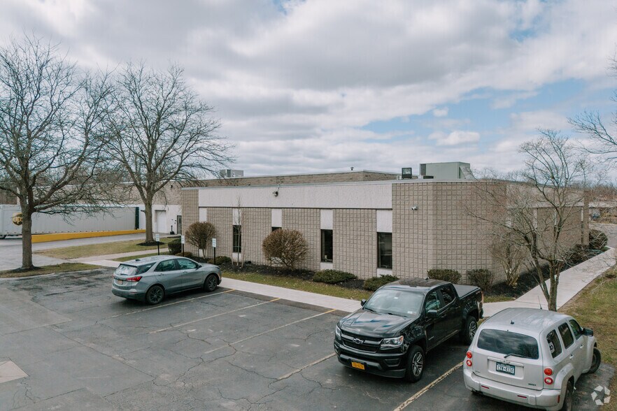 Primary Photo Of 375 Commerce Dr, Buffalo Distribution For Lease