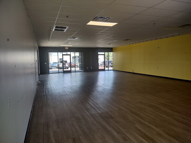 More Photos Of 732 E Warner Rd, Gilbert Freestanding For Lease