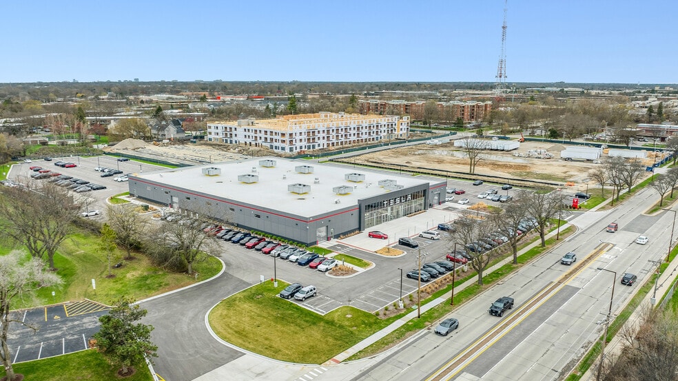 More Photos Of 915 W Dundee Rd, Buffalo Grove Auto Dealership For Sale