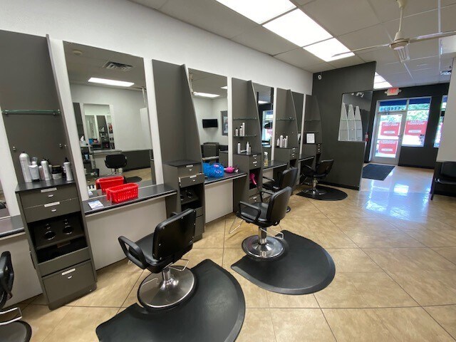 More Photos Of 11175 N Commerce Dr, Champlin Unknown For Lease