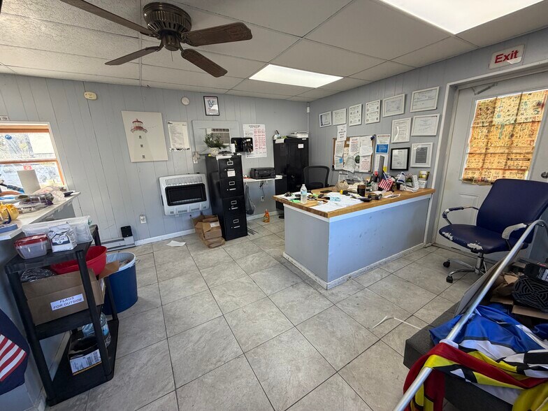 More Photos Of 1033 Riverview Dr, Walnutport Auto Dealership For Lease