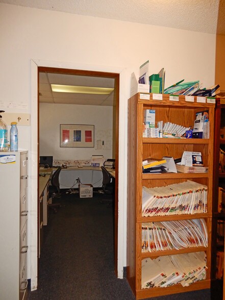 More Photos Of 25400-25430 Goddard Rd, Taylor Medical For Sale