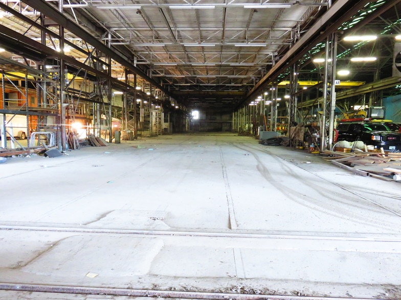 More Photos Of 7219 E 17th St, Kansas City Manufacturing For Lease