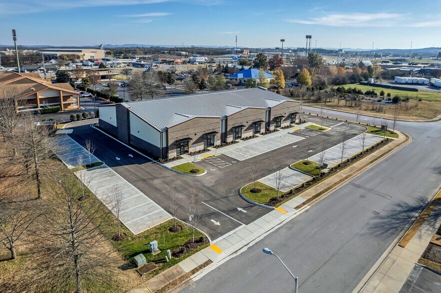 More Photos Of 1925 Business Campus Dr, Murfreesboro Service For Lease