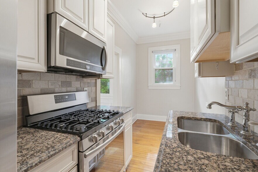 More Photos Of 916 Bromley Rd, Charlotte Apartments For Sale
