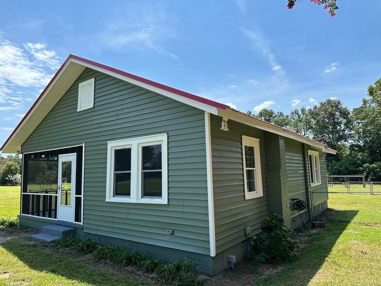 More Photos Of 2884 Pine Log Rd, Warrenville Office Residential For Lease