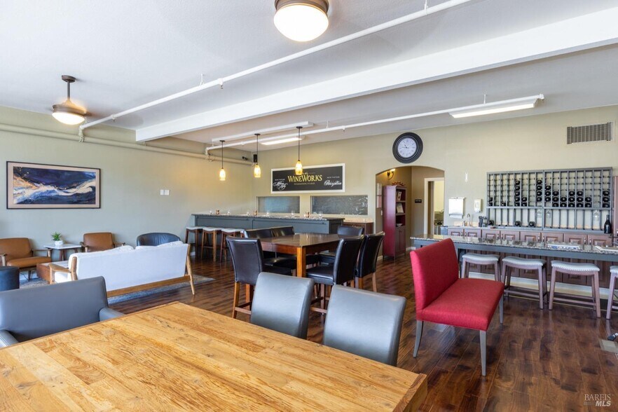 More Photos Of 870 Gravenstein Hwy, Sebastopol Freestanding For Sale