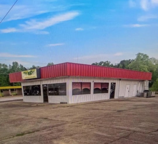 Primary Photo Of 1100 Main St, Logansport Restaurant For Lease