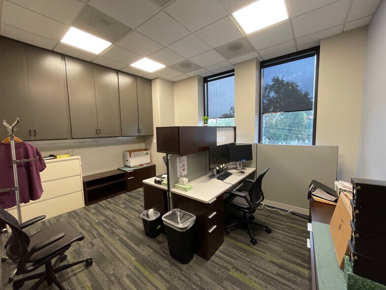 More Photos Of 475 E 162nd St, South Holland Medical For Lease