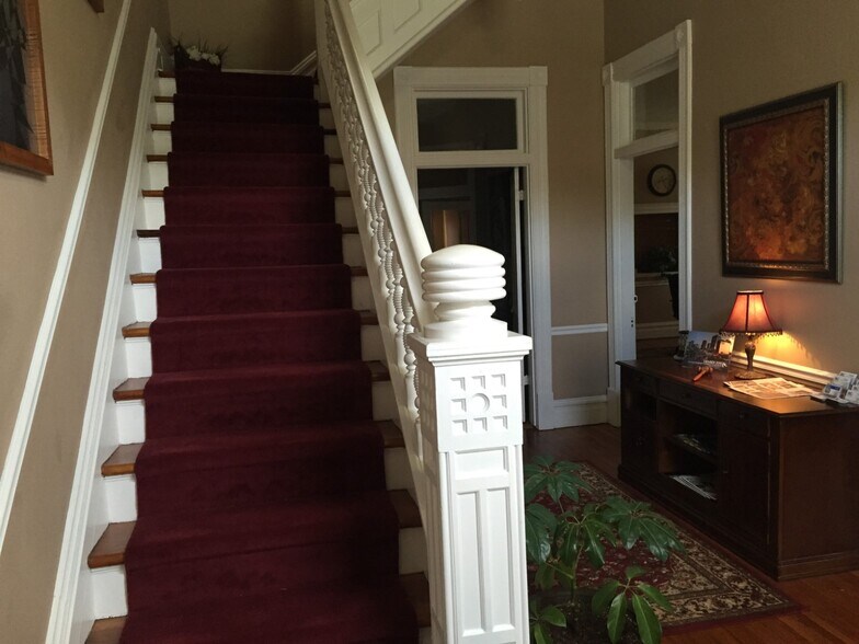 More Photos Of 1323 Broadway St, Little Rock Office For Sale