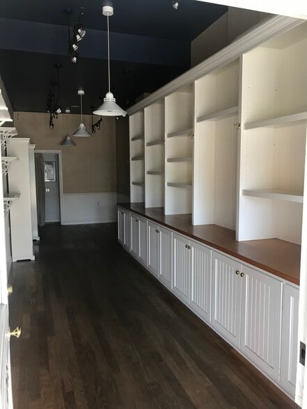 More Photos Of 226 Marine Ave, Newport Beach Storefront For Lease