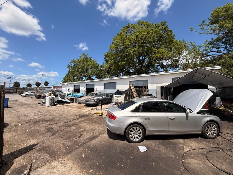 More Photos Of 13413 N Nebraska Ave, Tampa Auto Repair For Lease
