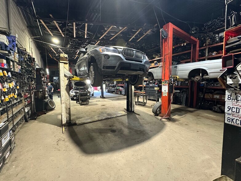 More Photos Of 5431 E Davison St, Detroit Warehouse For Sale