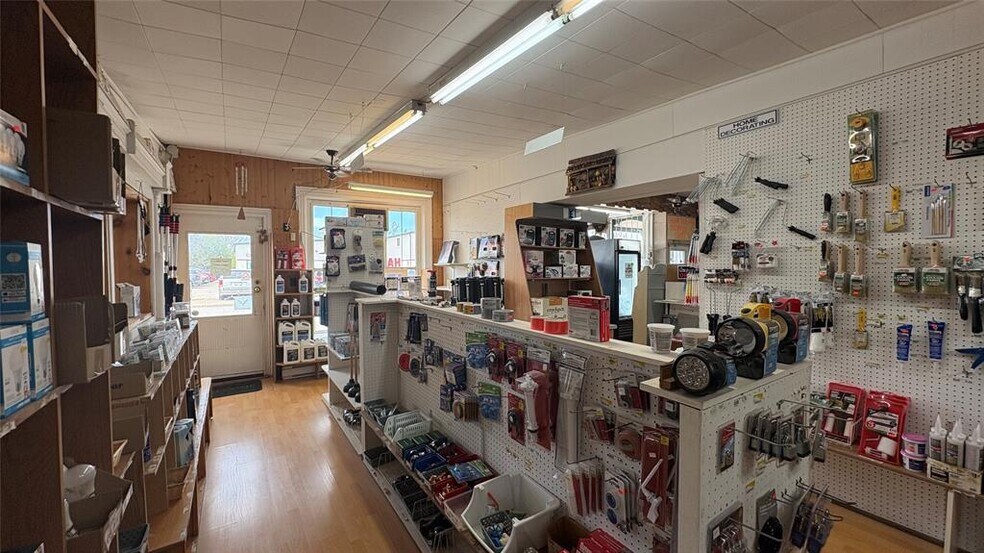 More Photos Of 99 Main St, Thedford Storefront For Sale