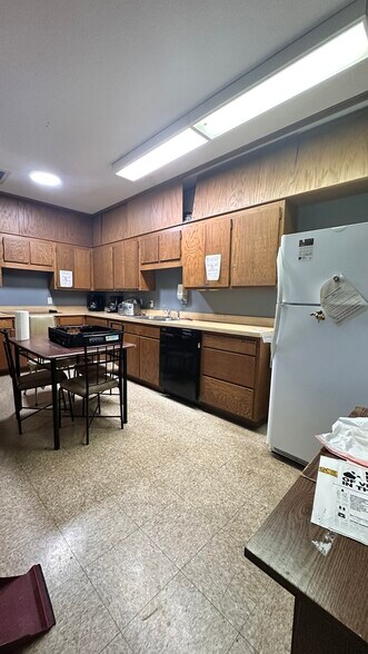 More Photos Of 7300 Nieman Rd, Shawnee Specialty For Sale