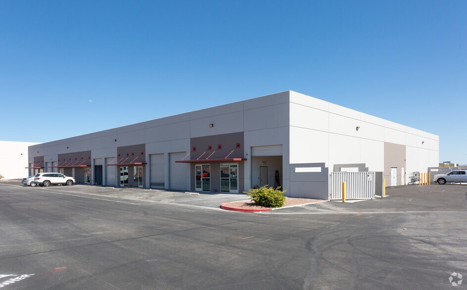 More Photos Of 2750 W Brooks Ave, North Las Vegas Warehouse For Lease