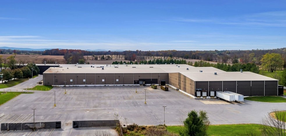 More Photos Of 426 Industrial Blvd, Kearneysville Manufacturing For Lease