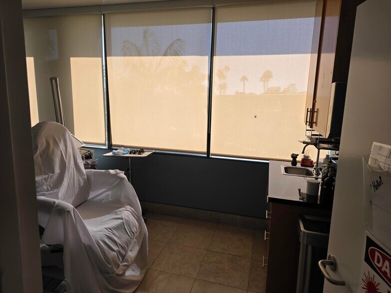 More Photos Of 2121 E Coast Hwy, Newport Beach Medical For Lease