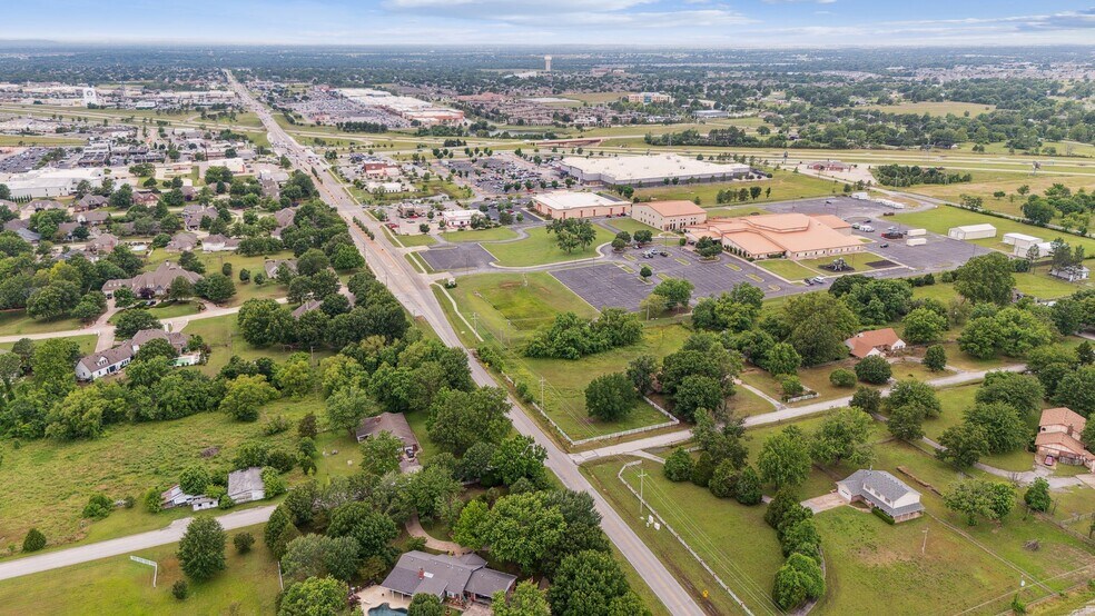 More Photos Of 13601 E 96th St N, Owasso Medical For Sale