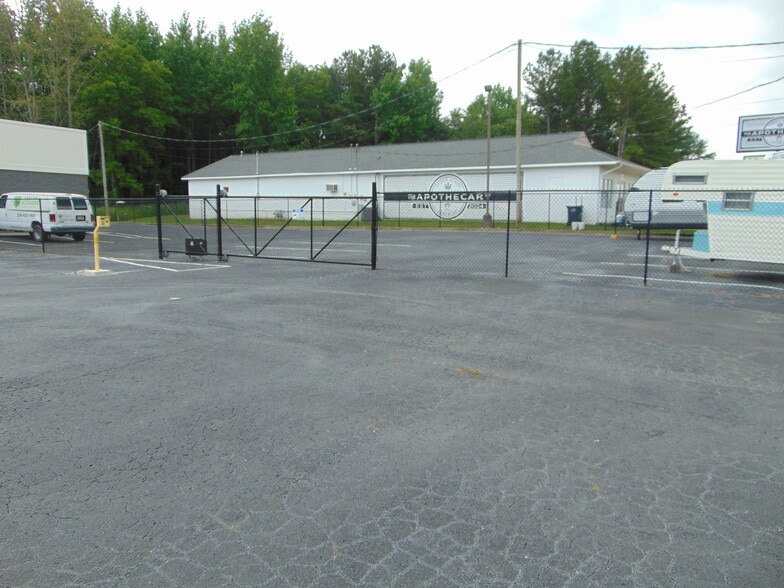 More Photos Of 11300 Highway 20, Florence Self Storage For Sale