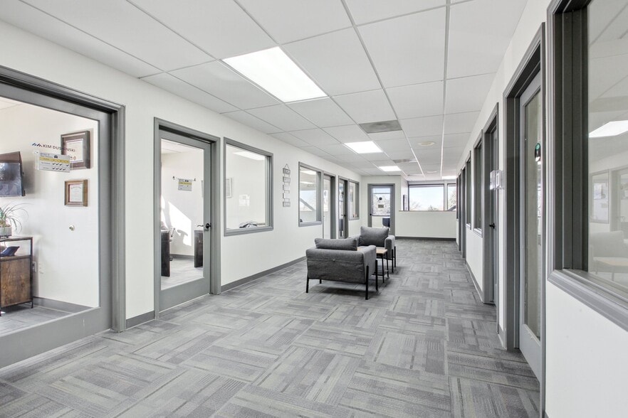 More Photos Of 2015 S Pontiac Wy, Denver Office For Sale
