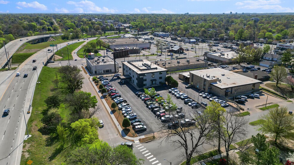 More Photos Of 2300 E 14th St, Tulsa Office For Lease