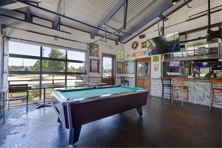 More Photos Of 3040 Capps Way, Opelika Restaurant For Sale