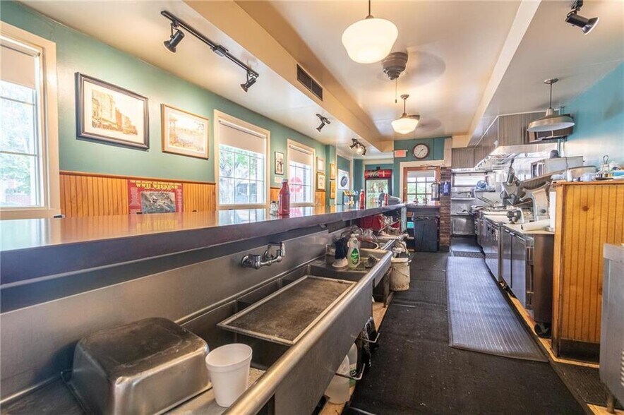 More Photos Of 202 S 17th St, Allentown Storefront Retail Residential For Sale