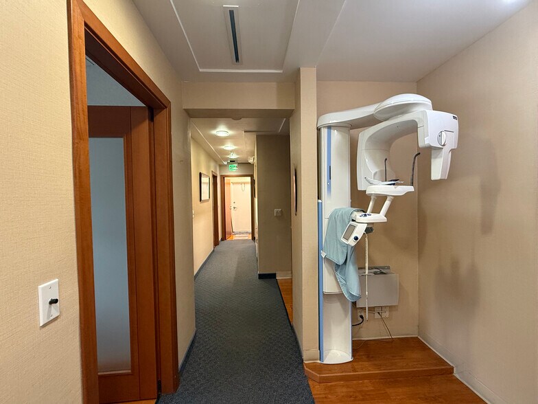 More Photos Of 255 George Bush Blvd, Delray Beach Medical For Sale