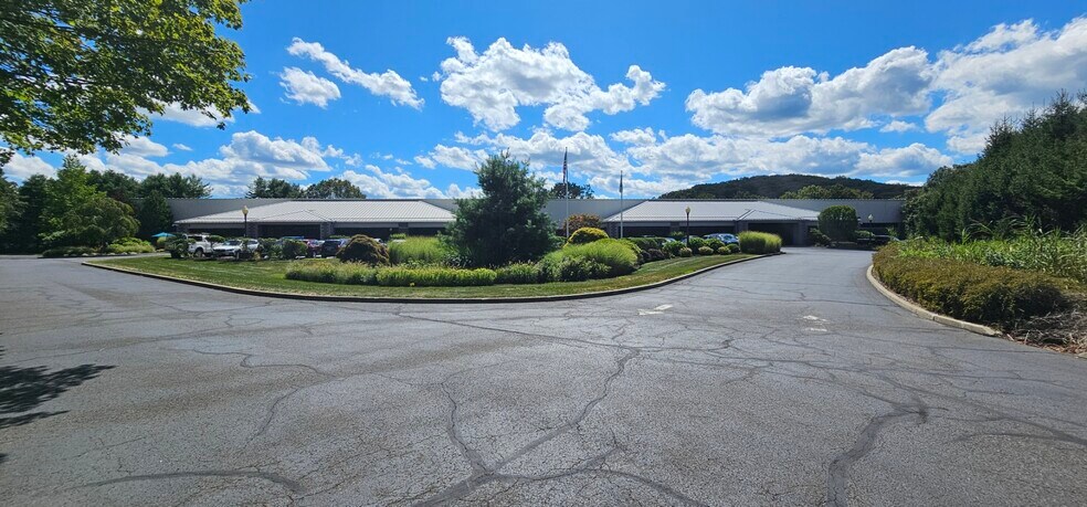 More Photos Of 14 High Bridge Rd, Sandy Hook Industrial For Sale